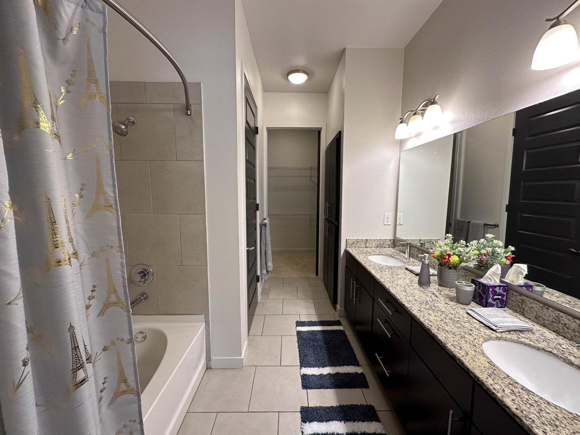 Lux 2 Bedroom In Woodland Hills Apartment
